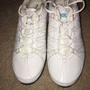 Nike white leather Tennis Shoe